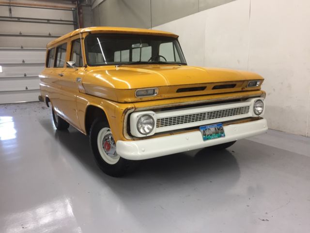 1965 Chevrolet Suburban - photo 9