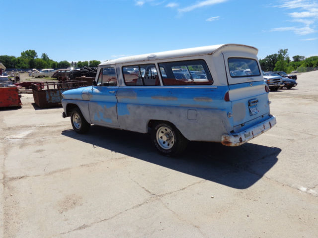 1965 Chevrolet Suburban - photo 2