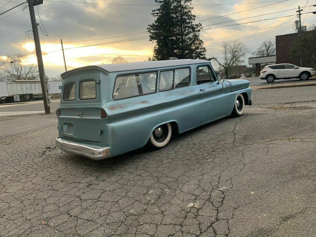 1965 Chevrolet Suburban - photo 3
