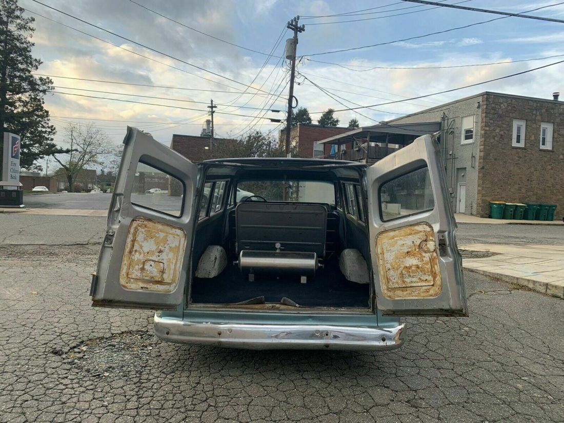 1965 Chevrolet Suburban - photo 7