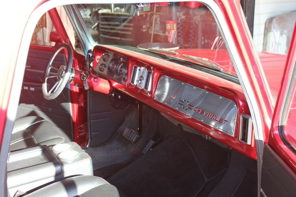 1965 Chevrolet Suburban - photo 4