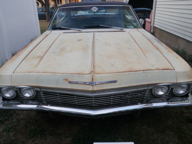1965 CHEVY CARPRICE CLASSIC SEDAN/4 DOOR V8 RUNS AND DRIVES 1965 Chevrolet Caprice
