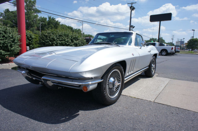1965 Chevrolet Corvette STINGRAY - photo 2