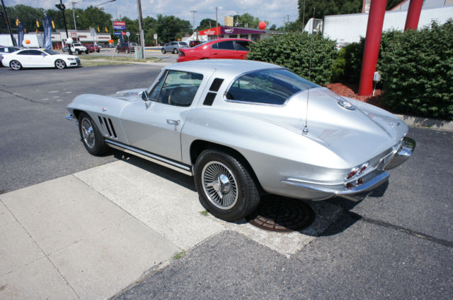 1965 Chevrolet Corvette STINGRAY - photo 9