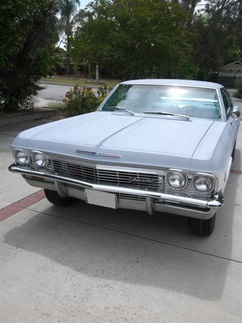 1965 Chevrolet Impala - photo 2