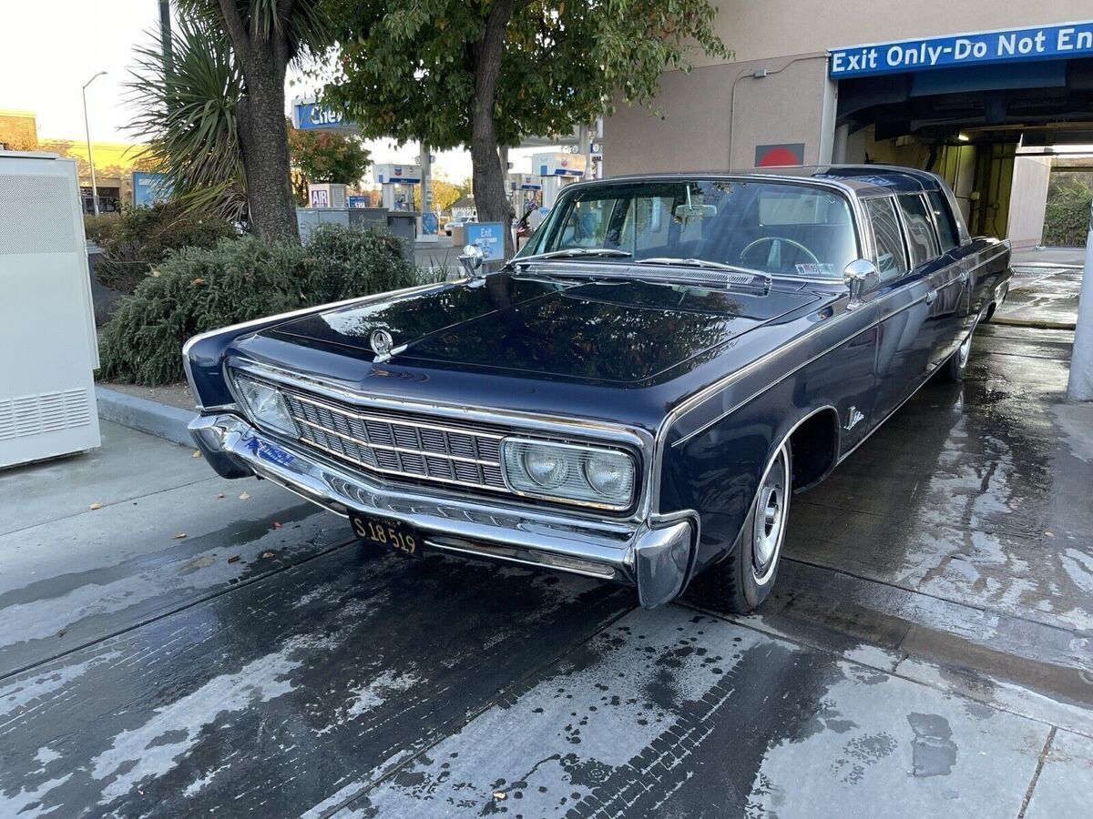1965 Chrysler Imperial Barrerios Presidential Limousine - photo 2