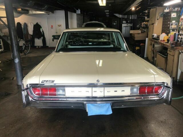 1965 Chrysler Newport 4 dr sedan - photo 4