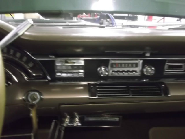 1965 Chrysler Newport Town Sedan - photo 5