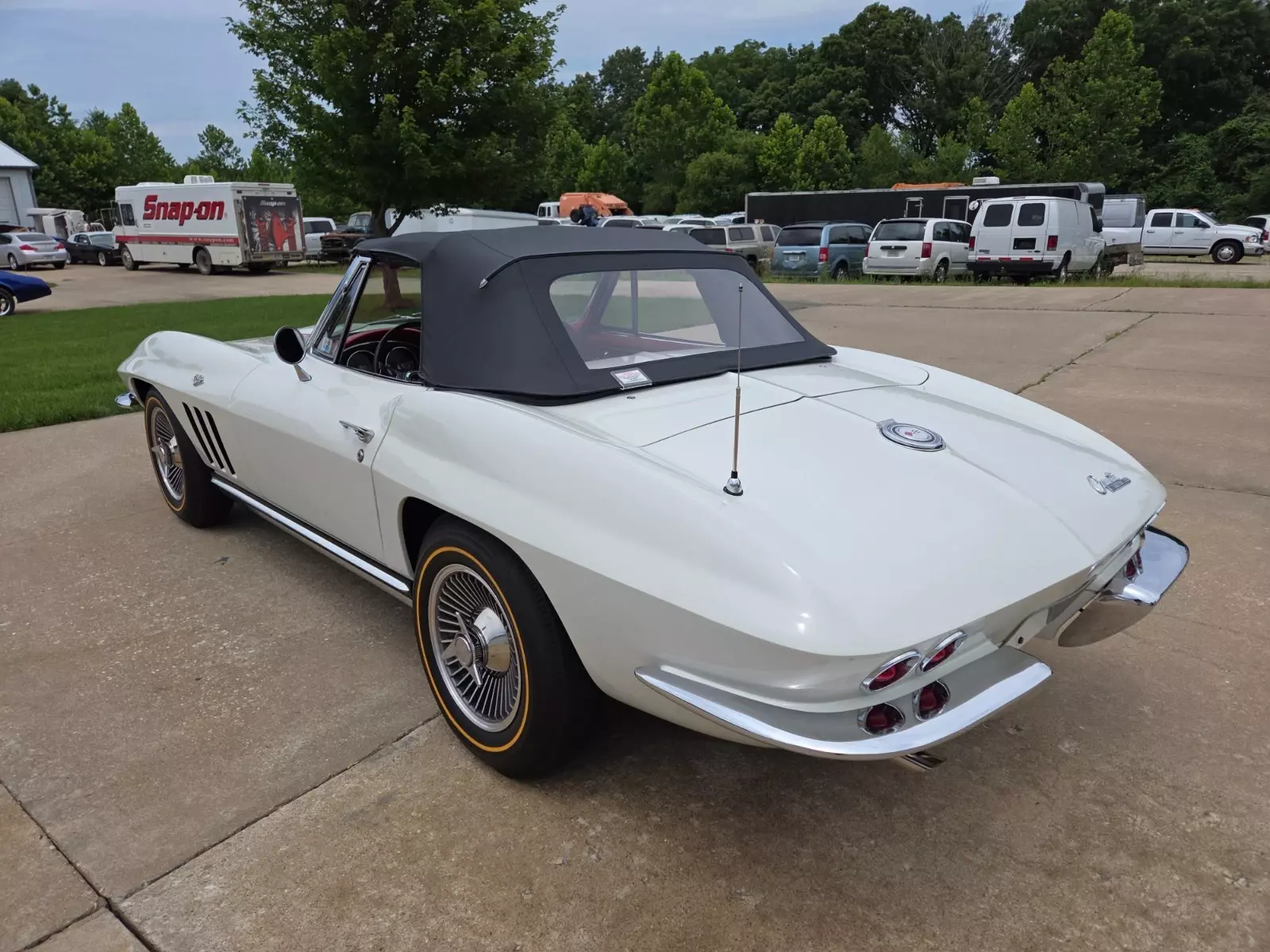 1965 Chevrolet Corvette - photo 12
