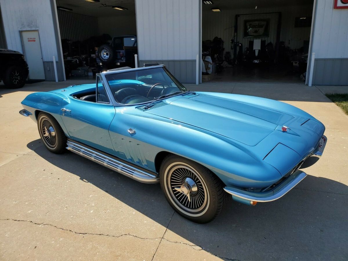 1965 Chevrolet Corvette - photo 12