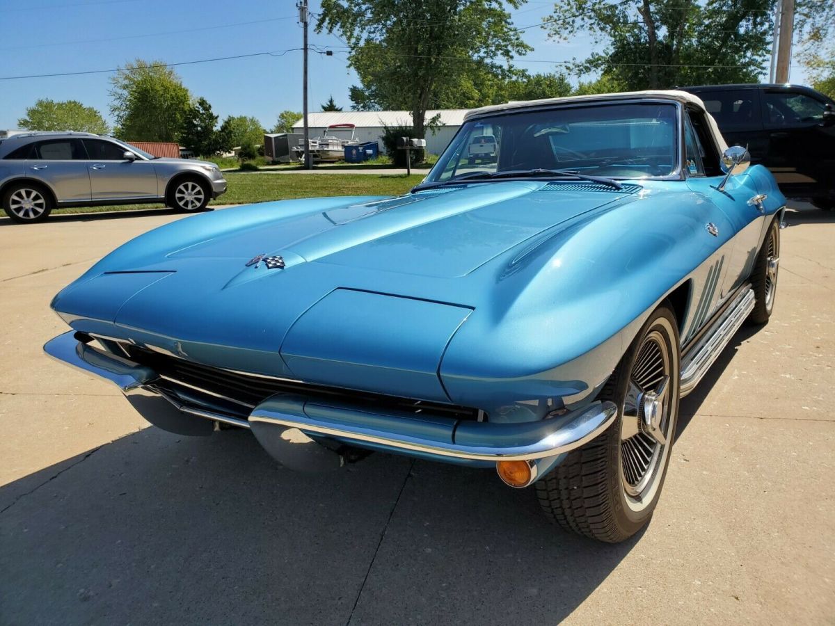 1965 Chevrolet Corvette - photo 2