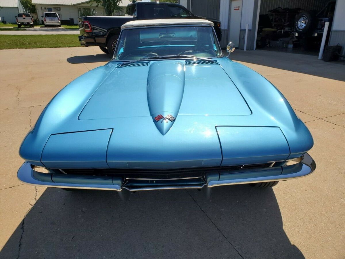 1965 Chevrolet Corvette - photo 3