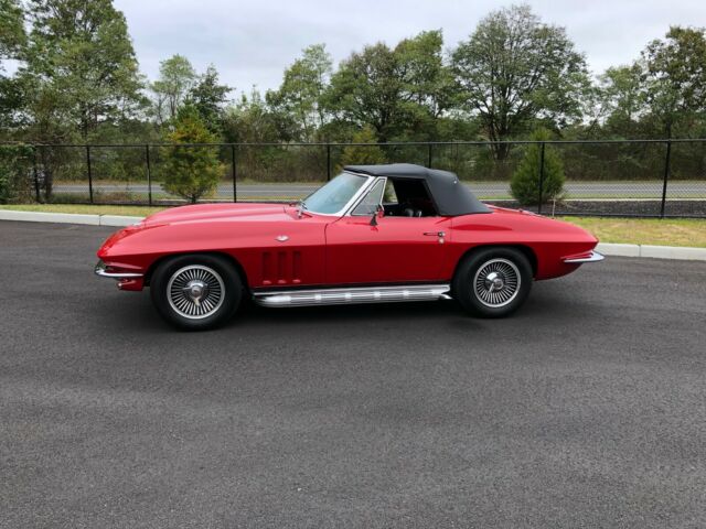 1965 Chevrolet Corvette - photo 2