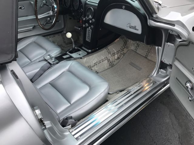 1965 Chevrolet Corvette - photo 9