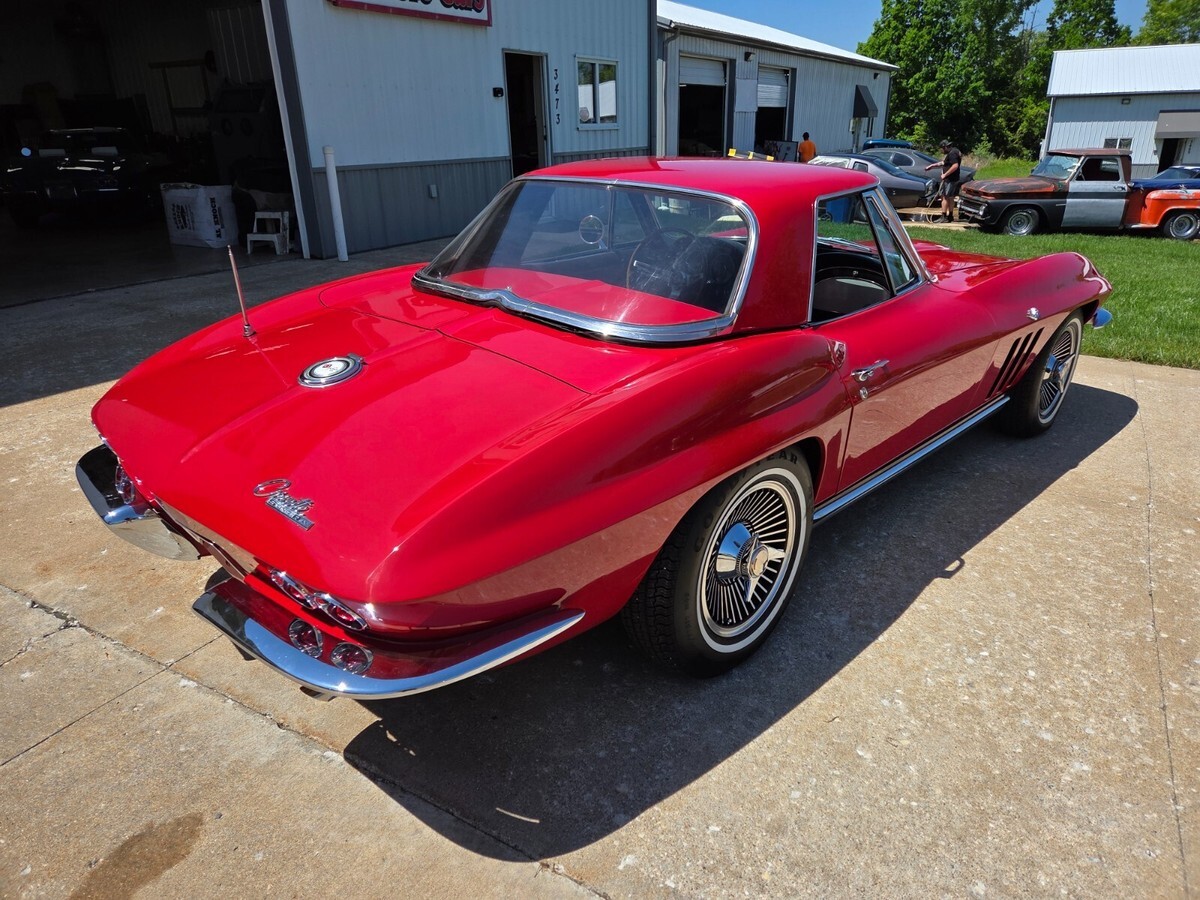 1965 Chevrolet Corvette - photo 11