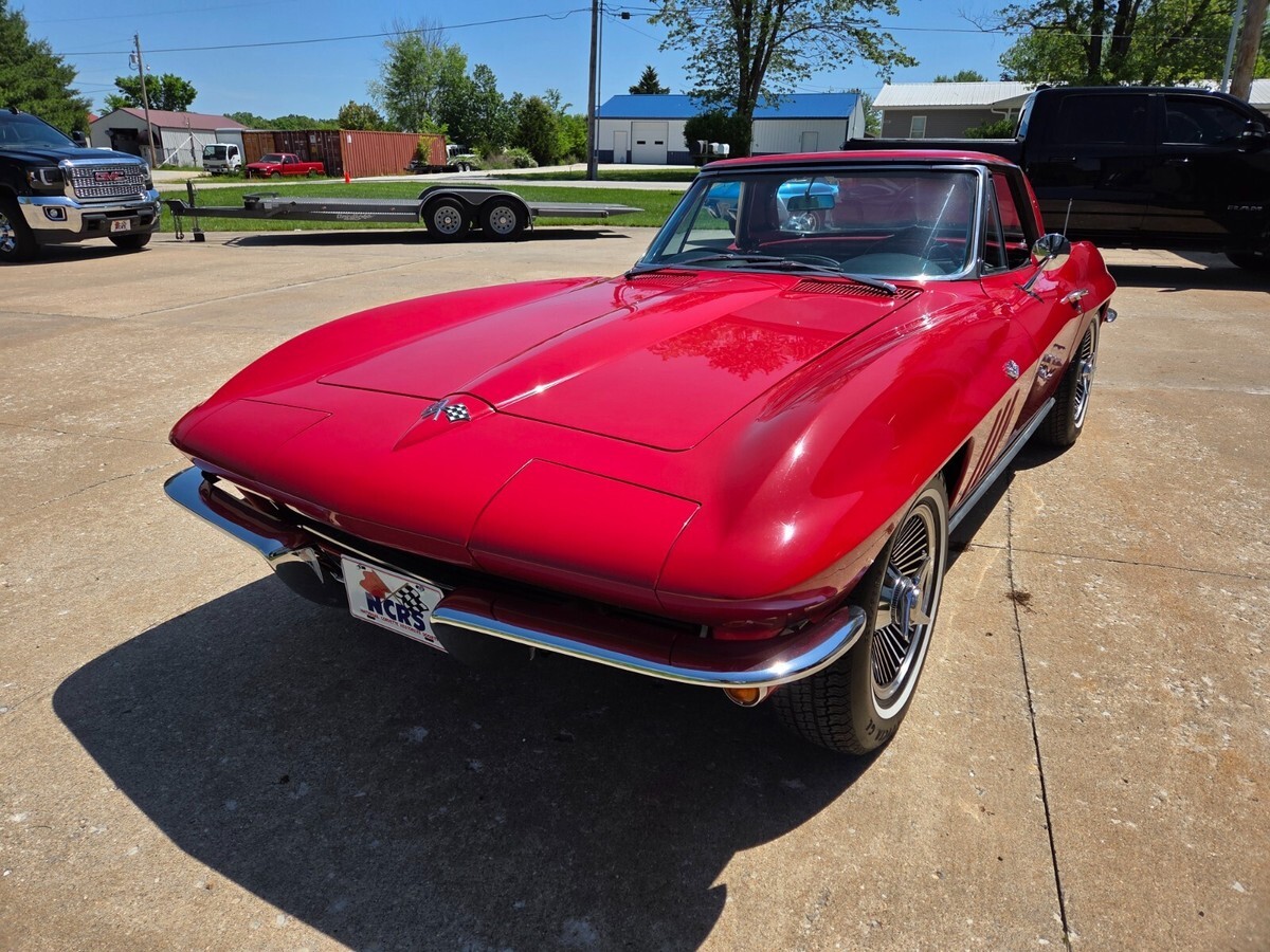 1965 Chevrolet Corvette - photo 2