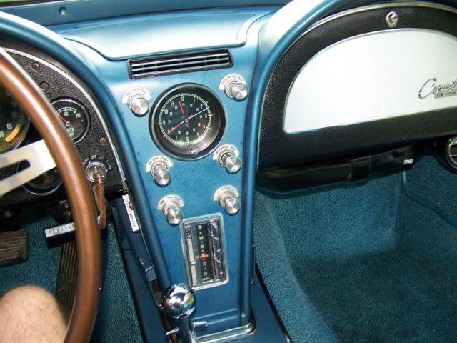 1965 Chevrolet Corvette - photo 10