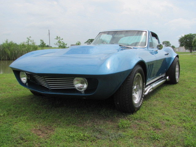 1965 Chevrolet Corvette - photo 2