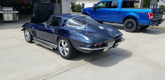 1965 Chevrolet Corvette - photo 3