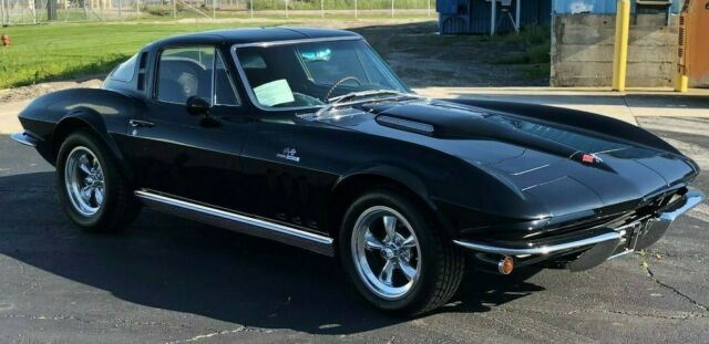 1965 Chevrolet Corvette Coupe - photo 2