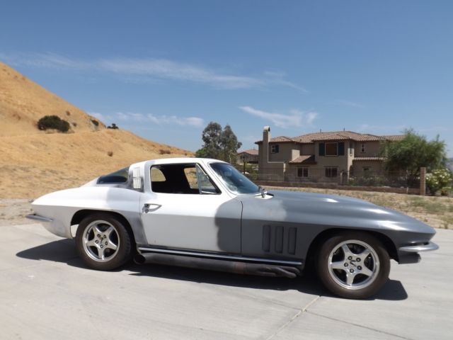 1965 Chevrolet Corvette COUPE - photo 2