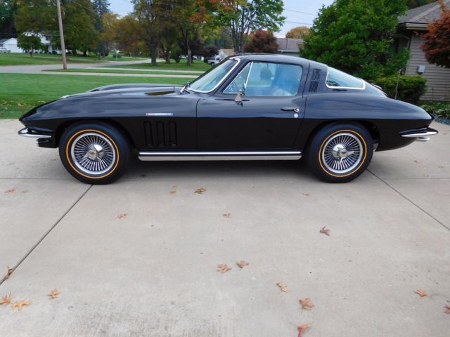 1965 Chevrolet Corvette - photo 2