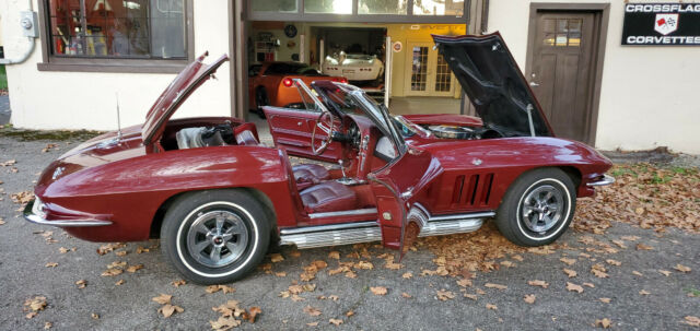 1965 Chevrolet Corvette - photo 3