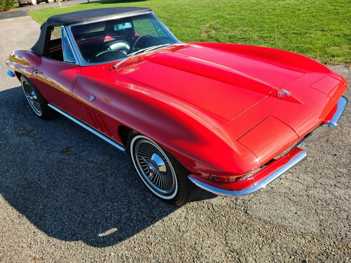 1965 Chevrolet Corvette - photo 2