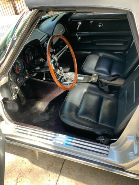 1965 Chevrolet Corvette Std - photo 4