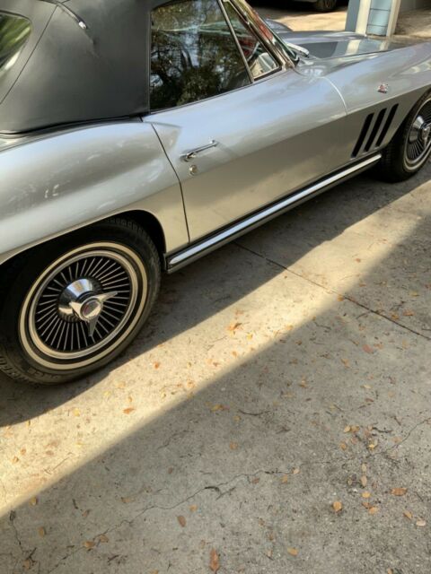 1965 Chevrolet Corvette Std - photo 9