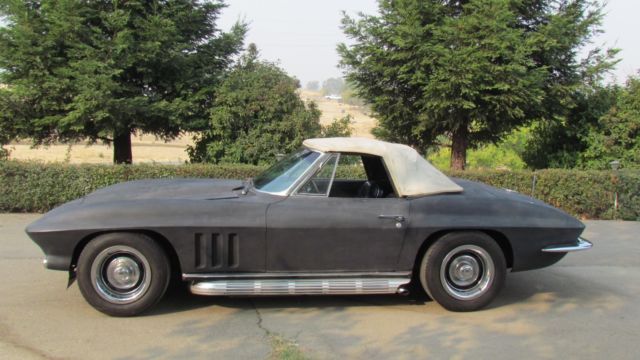 1965 Chevrolet Corvette Convertible - photo 2