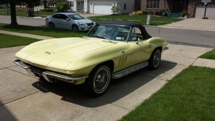 1965 Chevrolet Corvette convertible - photo 2