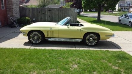 1965 Chevrolet Corvette convertible - photo 3