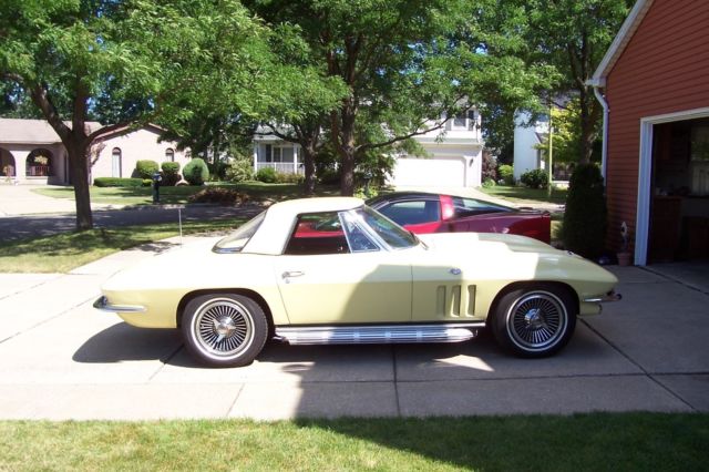 1965 Chevrolet Corvette convertible - photo 8