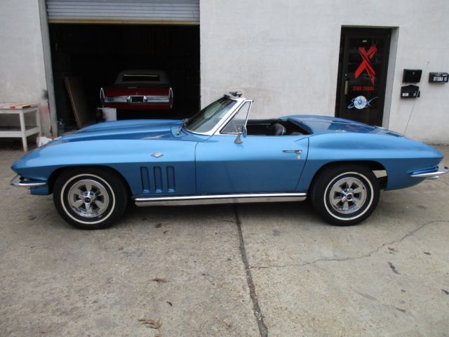 1965 CORVETTE STING RAY CONVERTIBLE 327/250 4 SPEED POWER STEERING BLUE/BLACK 1965 Chevrolet Corvette STING RAY