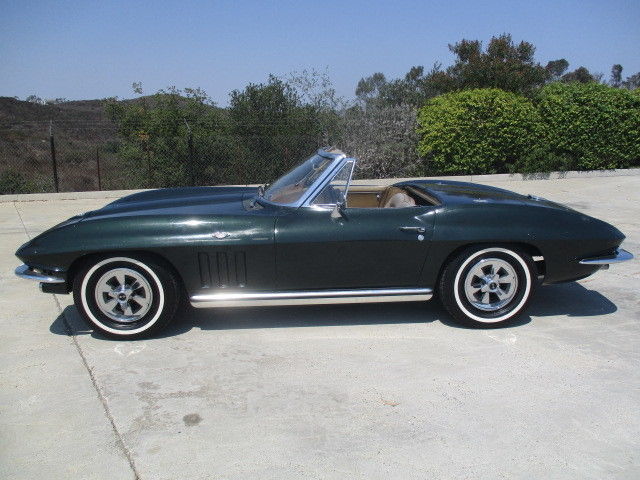1965 Chevrolet Corvette - photo 2