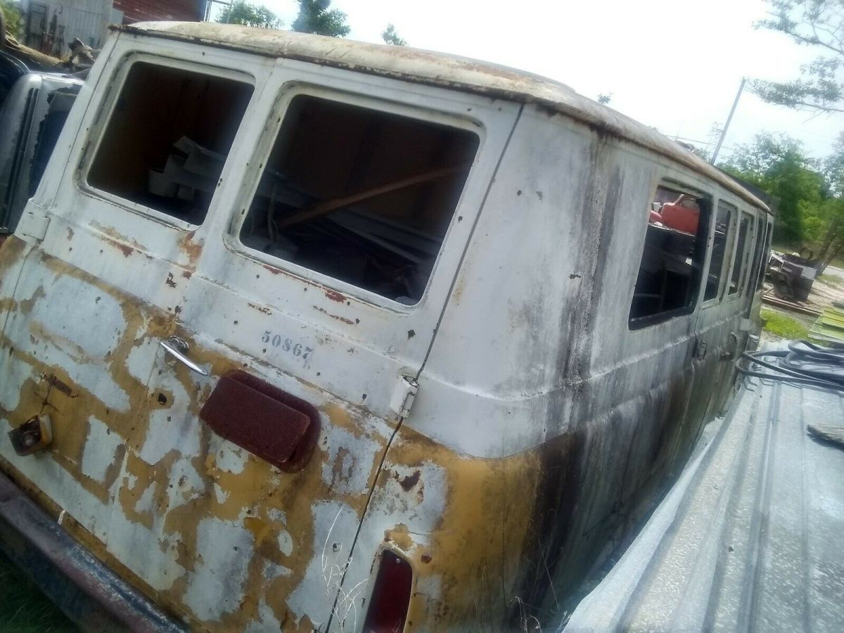 1965 Ford E-Series Van - photo 6