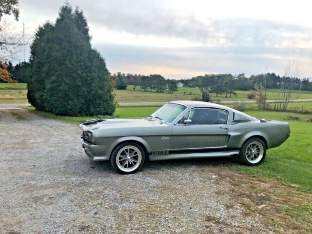 1965 Ford Mustang Fastback Restomod - photo 2