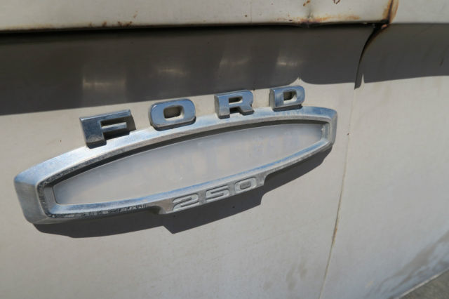 1965 Ford F-250 @ NO RESERVE 390 V8 CLEAN CALIFORNIA CUSTOM CAB - photo 7