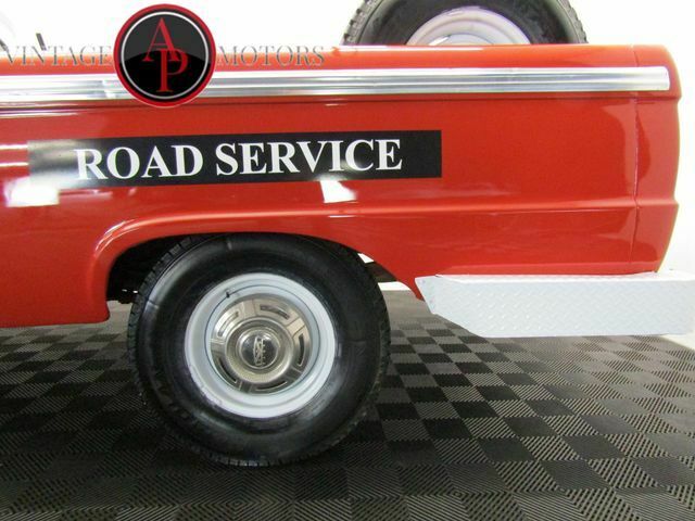 1965 Ford F-250 VINTAGE SERVICE TRUCK - photo 12