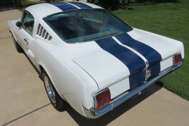1965 Ford Mustang GT350 Fastback 2+2 - photo 9