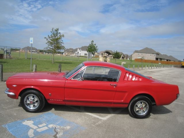 1965 Ford Fastback Mustang GT 4speed 289 Pony interior with disc brakes 1965 Ford Mustang GT Fastback