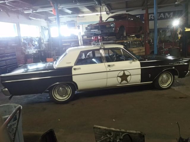 19t5 Ford Galaxie - photo 4