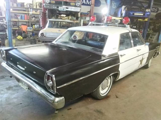 19t5 Ford Galaxie - photo 5
