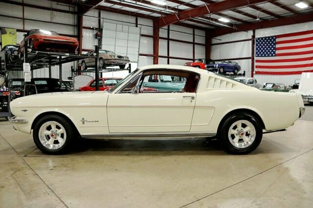1965 Ford Mustang 2+2 - photo 2