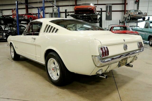 1965 Ford Mustang 2+2 - photo 3