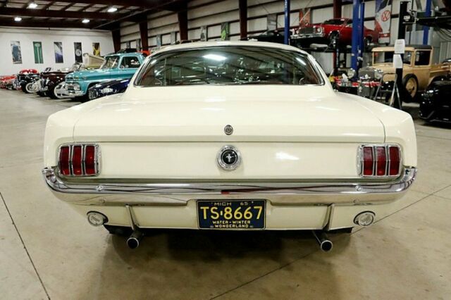 1965 Ford Mustang 2+2 - photo 4