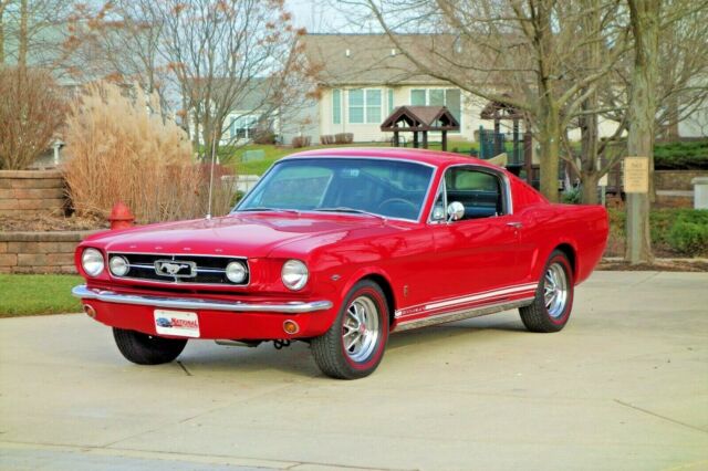 1965 Ford Mustang Fastback 2+2 Low Miles Automatic & Cold A/C - photo 4