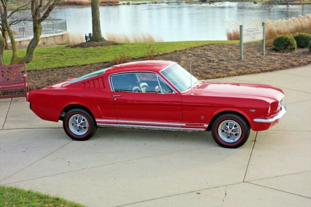 1965 Ford Mustang Fastback 2+2 Low Miles Automatic & Cold A/C - photo 7