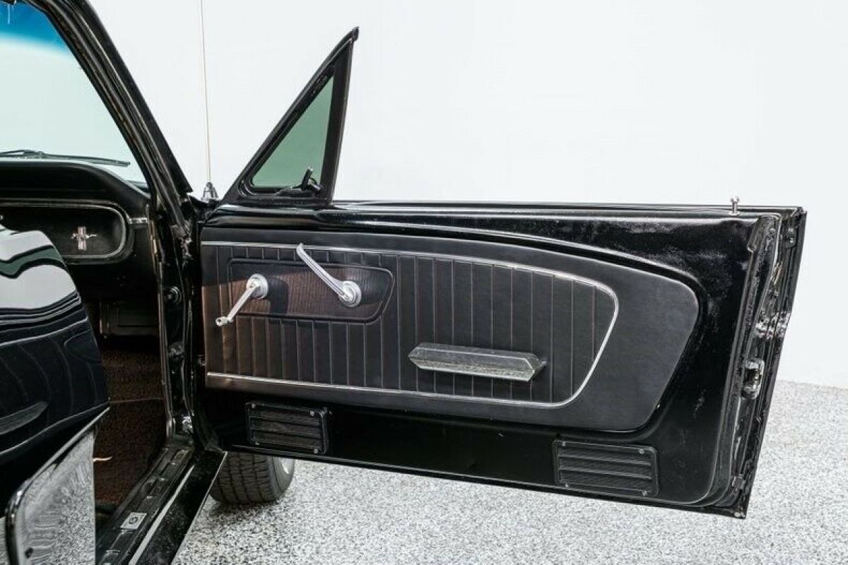 1965 Ford Mustang - photo 12